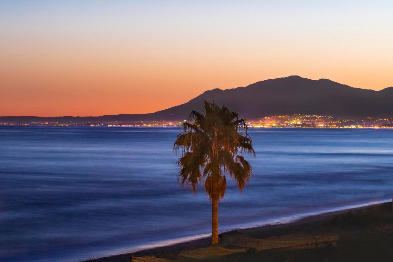 Villa Frontline Costabella - *